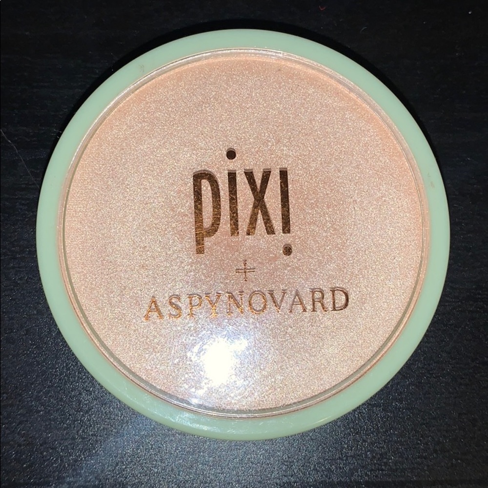 Pixie highlighter in Santorini Sunset